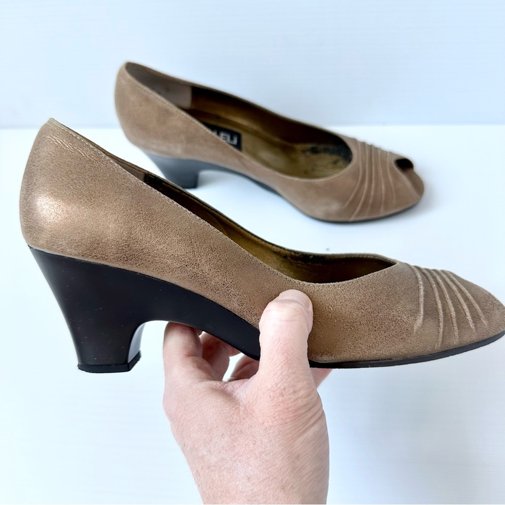 Vaneli Bronze Metallic Peek-a-boo Wedge Heels Size 8M